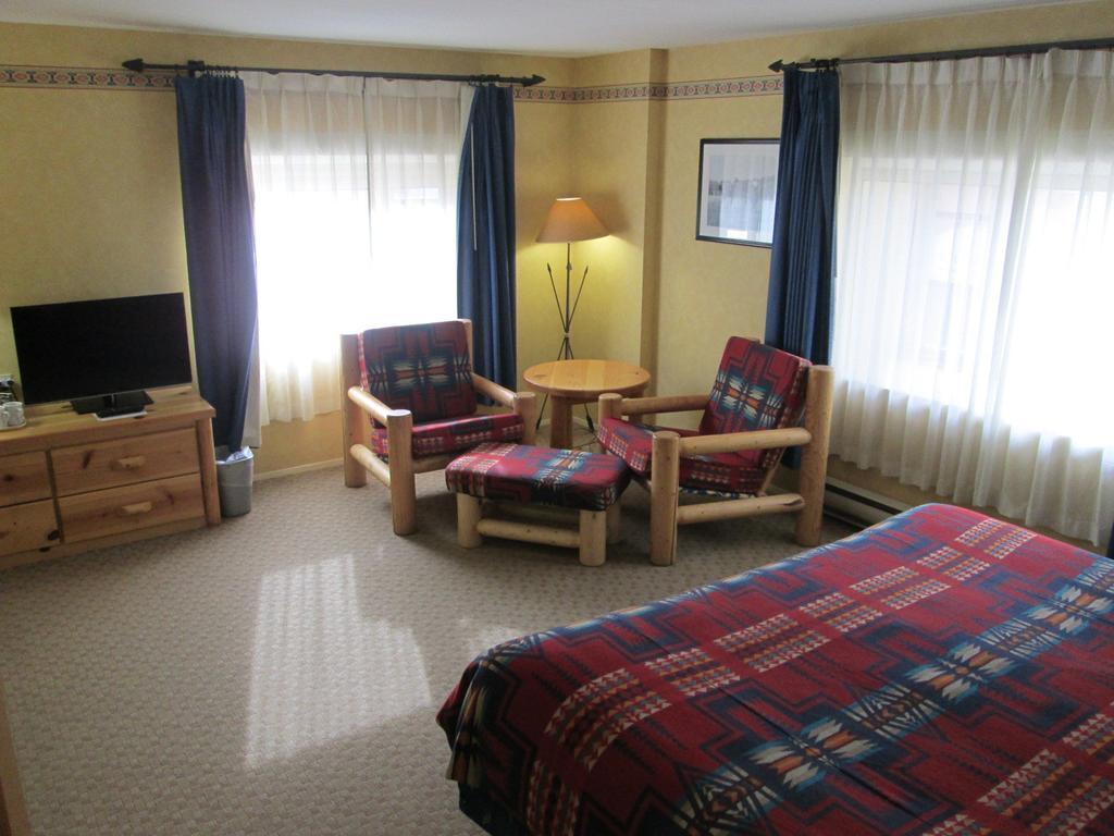 Brewster Mountain Lodge Banff Rum bild