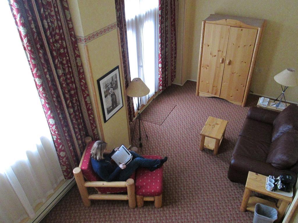 Brewster Mountain Lodge Banff Rum bild