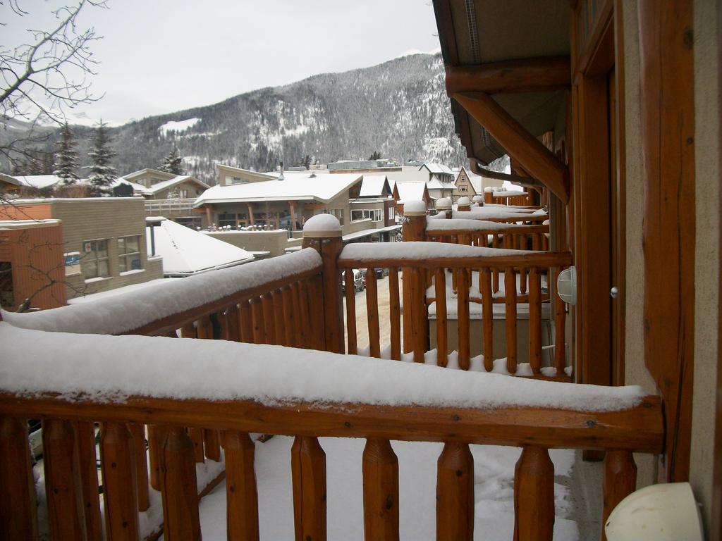 Brewster Mountain Lodge Banff Exteriör bild